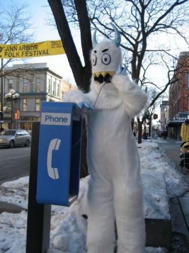 yeti in the city.jpg (71 KB)